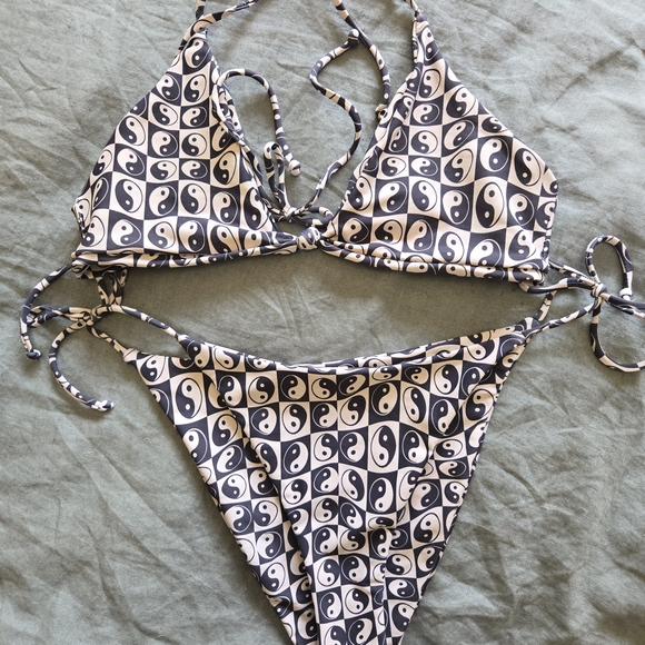 Skatie Black and White Yin Yang Bikini - Picture 1 of 1